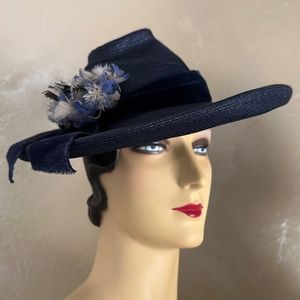 SUPERB NAVY 1940s' STRAW WIDE BRIM FEDORA - UNUSUAL CROWN/VELVET BAND/FLOWERS